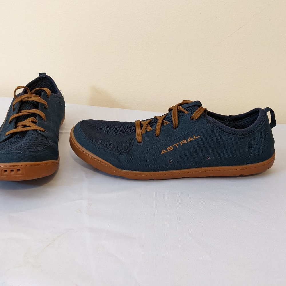 Astral Men's Loyak M's Sz 9 Navy Brown Shoes